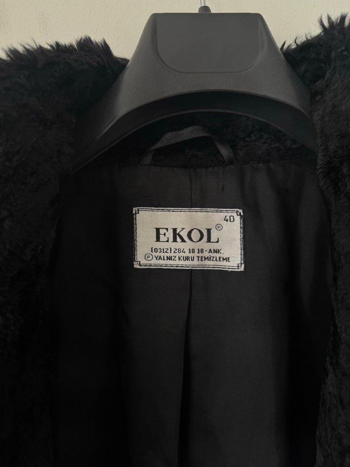 Uzun Siyah Süet Kürk Detaylı Kadın Kaban - Görsel 3