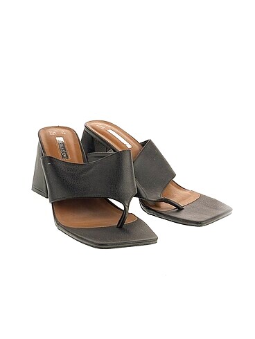 Primark Primark Terlik %70 İndirimli.