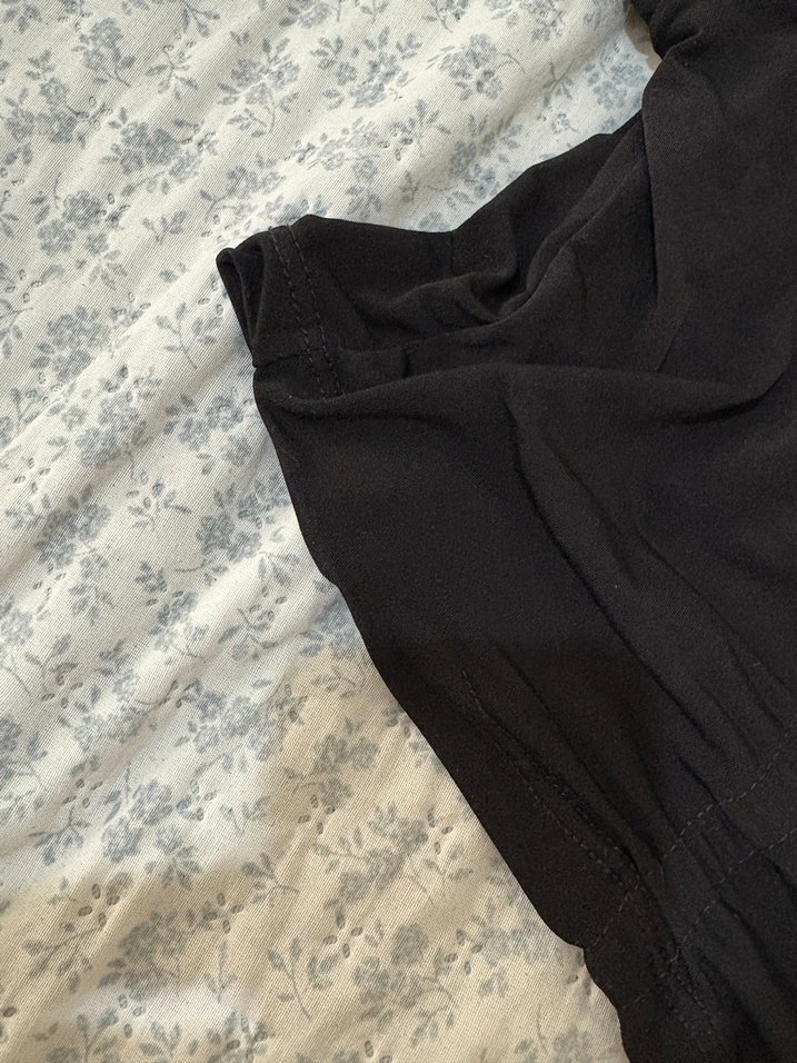 Uzun Kollu Siyah Büzgülü Bluz - Görsel 3