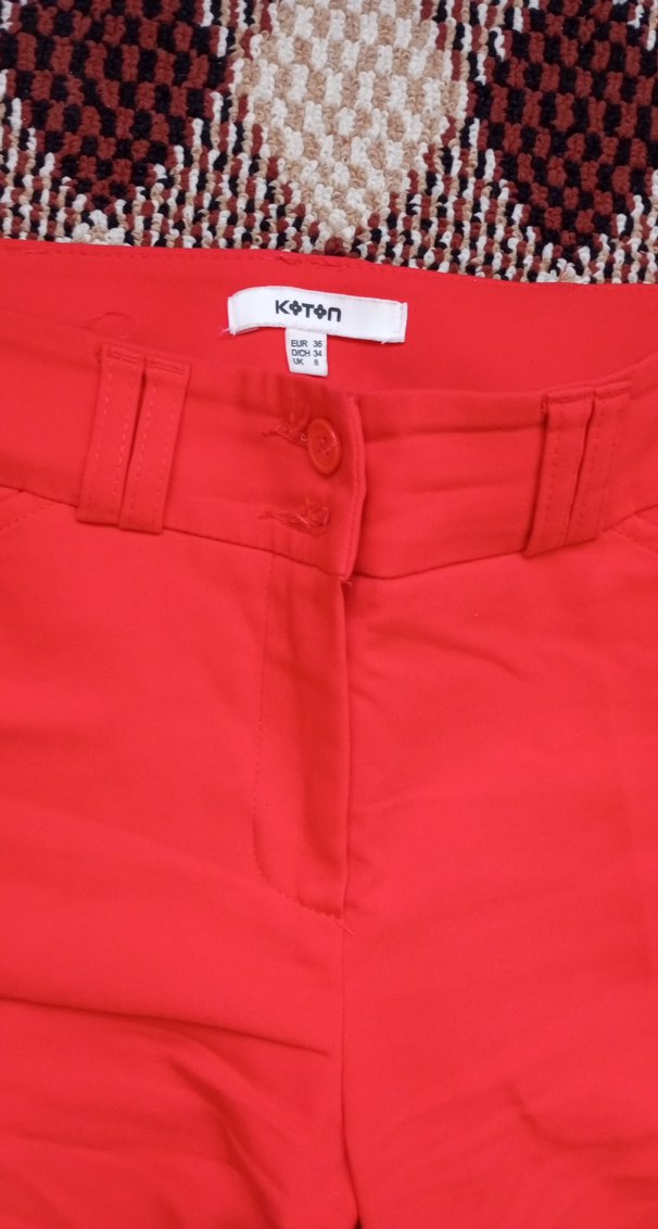 Kırmızı Piliseli Kadın Kumaş Pantolon - Görsel 3