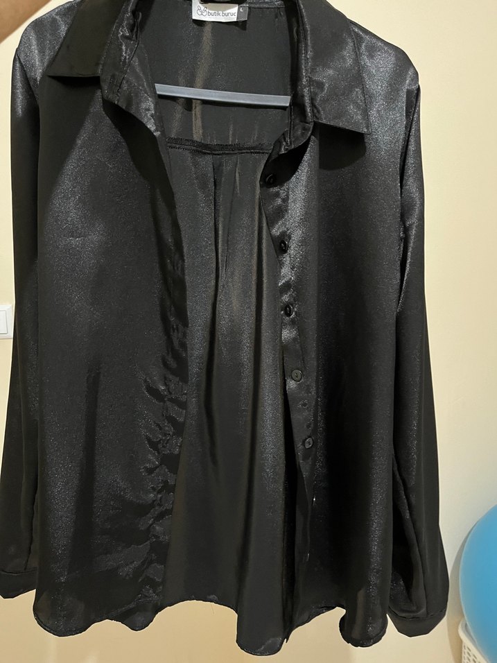 Siyah Parlak Uzun Kollu Gömlek - Görsel 2