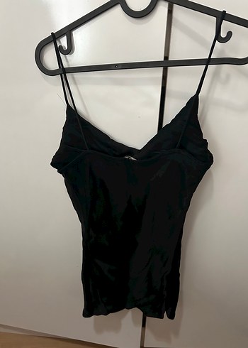 Siyah Drapeli Askılı V Yaka Kadın Saten Atlet - Görsel 2