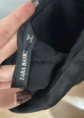 Siyah Drapeli Askılı V Yaka Kadın Saten Atlet - Görsel 3