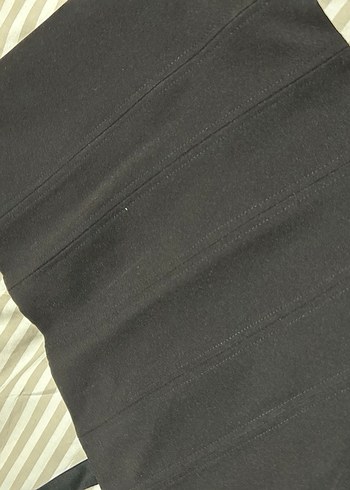 Siyah V Yaka Kadın Bustiyer - Görsel 2