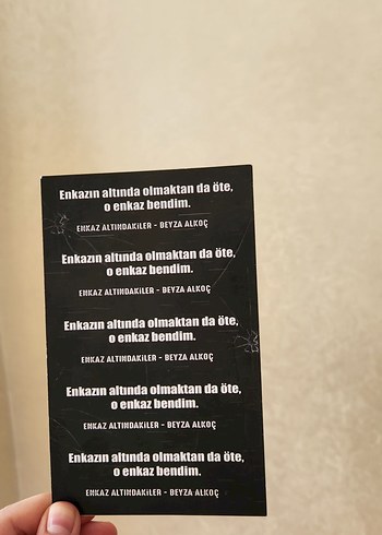 Enkaz Altındakiler - Beyza Alkoç ciltli + posterli + ayraçlı - Görsel 5