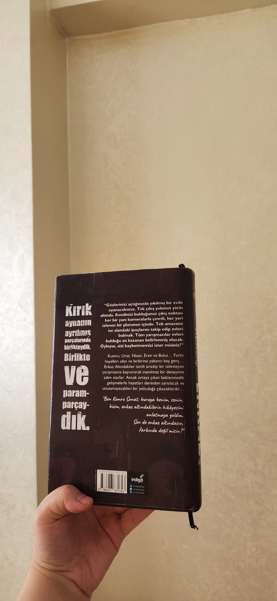 Enkaz Altındakiler - Beyza Alkoç ciltli + posterli + ayraçlı - Görsel 3