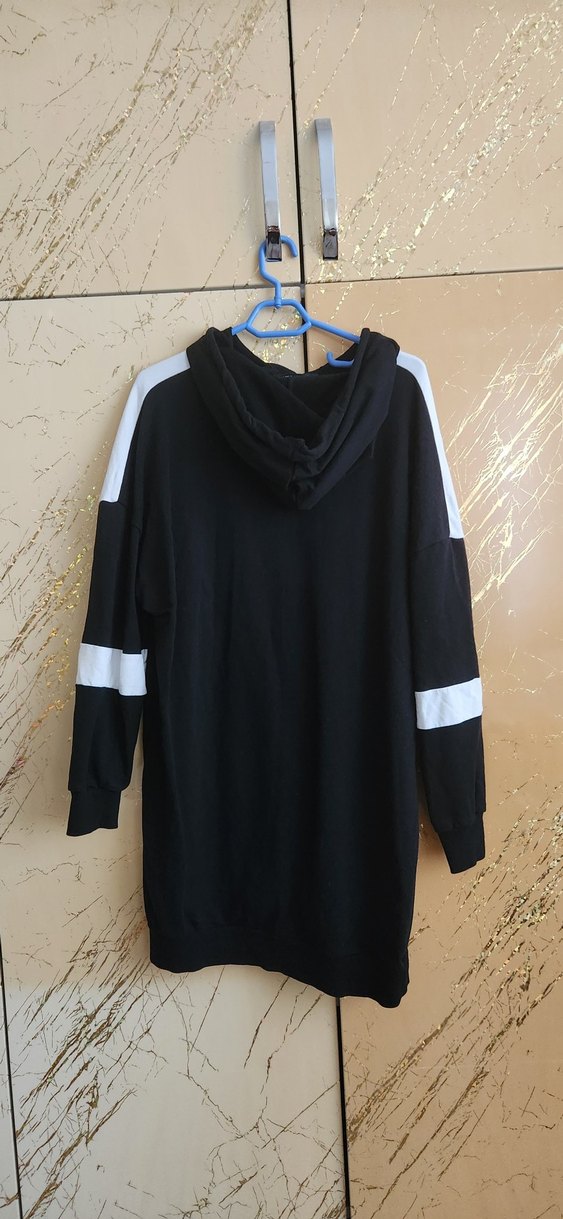 Kapüşonlu Uzun Siyah-Beyaz Kadın Sweatshirt - Görsel 2