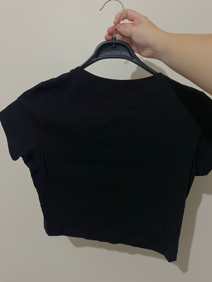 Kadın Siyah Payetli Baskılı Kısa Kollu Tişört - Görsel 2