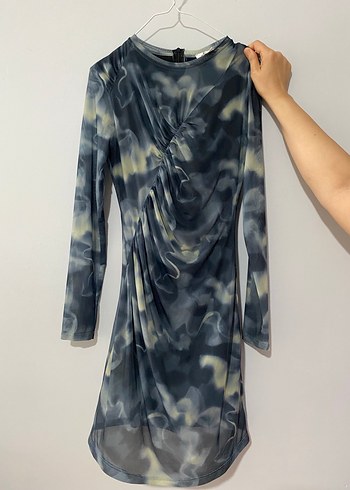 Gri Batik Desenli Midi Drapeli Elbise