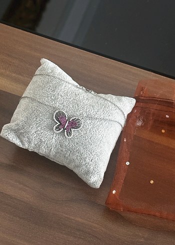 Mini Kelebek Figürlü Boncuklu Kadın Kolye - Görsel 4