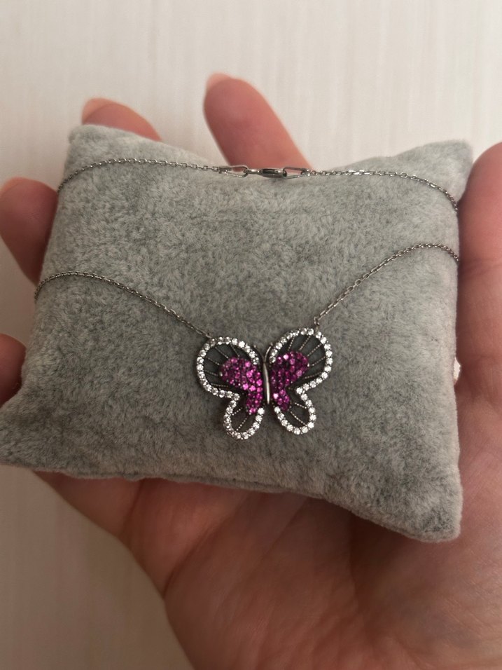 Mini Kelebek Figürlü Boncuklu Kadın Kolye - Görsel 5