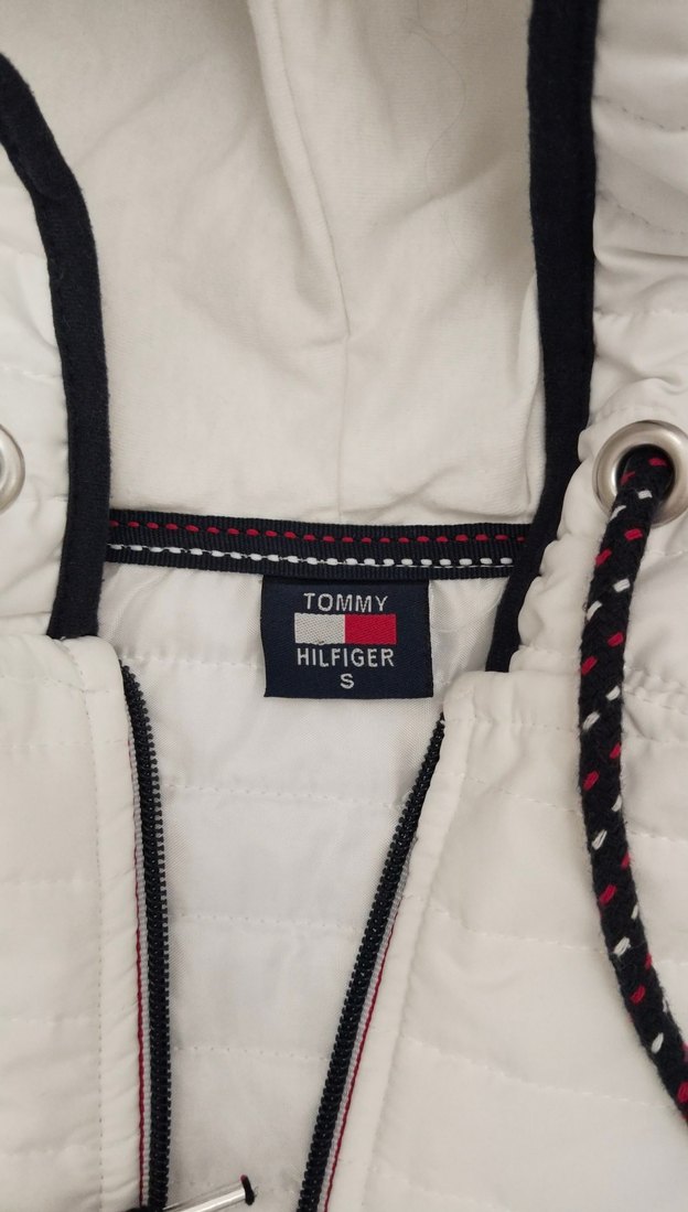 Kapüşonlu ince  Kadın Kışlık Mont - Görsel 2