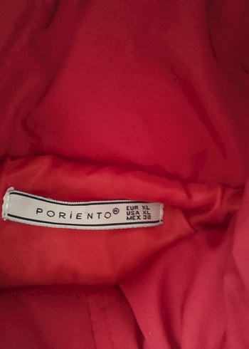 Kirmizi Kapüşonlu Kadın mont - Görsel 3