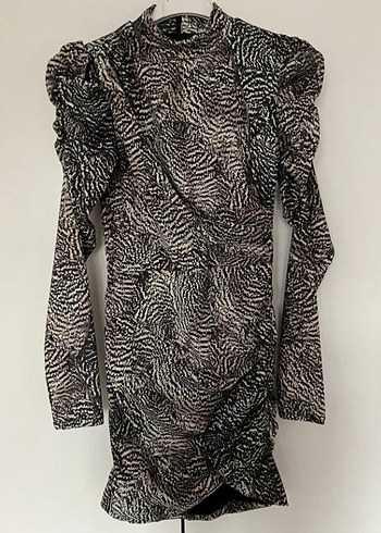Uzun Kollu Zebra Desenli Fırfırlı Elbise