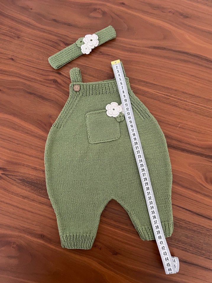 Organik ip ile örülmüş 
Nakışlı Örgü Bebek Kız Tulum ve taç - Görsel 3