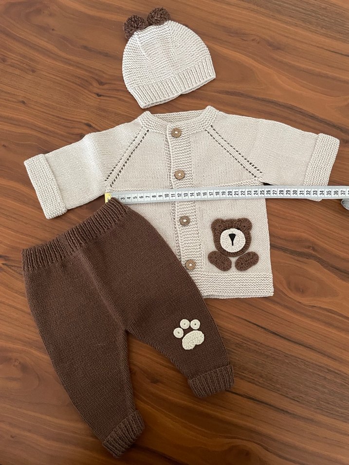 Organik 
Erkek Bebek Örgü Hırka, Pantolon ve Bere Seti - Görsel 4