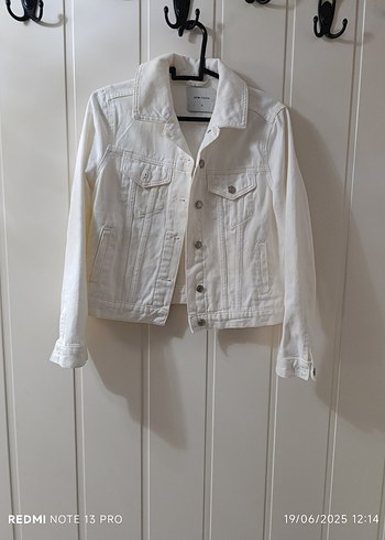 Beyaz Düğmeli Kadın Denim Ceket
