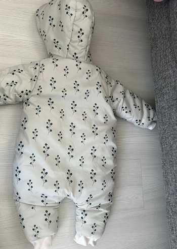 Kapüşonlu Beyaz Desenli Bebek Tulumu - Görsel 4