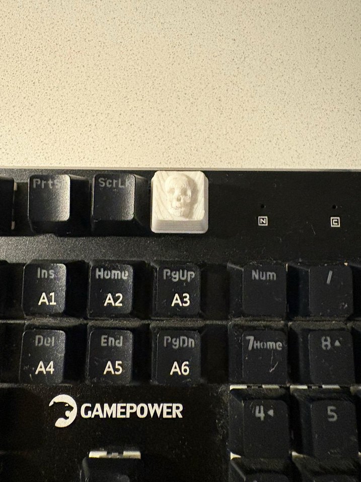 Siyah mekanik klavye ve bilek desteği - Görsel 2