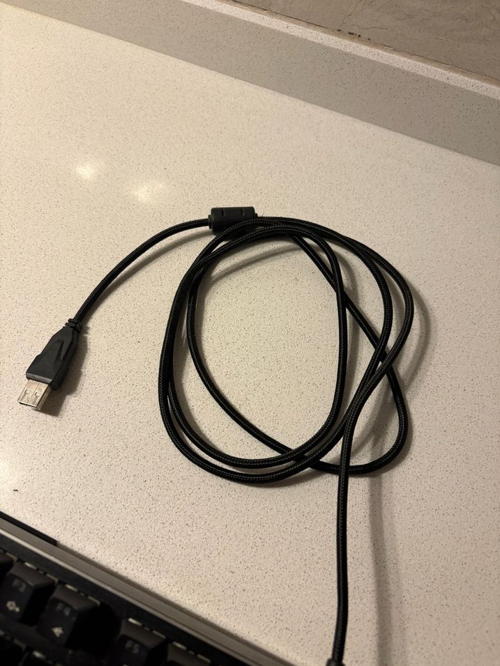 Siyah mekanik klavye ve bilek desteği - Görsel 4