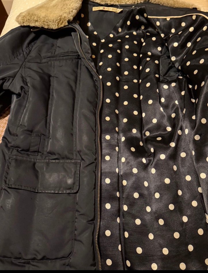 Yakası Kürklü Tommy hilfiger marka  Kadın Kışlık Mont - Görsel 3