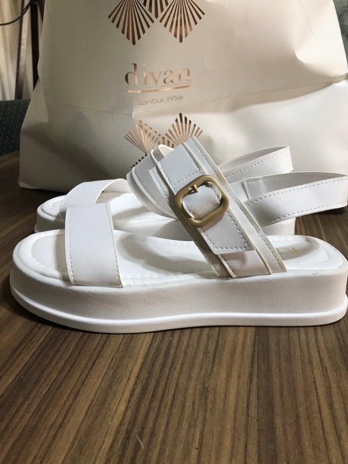 Beyaz Dolgu Topuklu Kadın Sandalet - Görsel 2