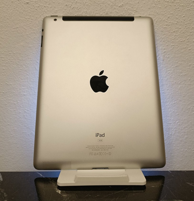 APPLE İPAD 2 Wİ-Fİ + 3G SİYAH MC773TU/A - Görsel 3