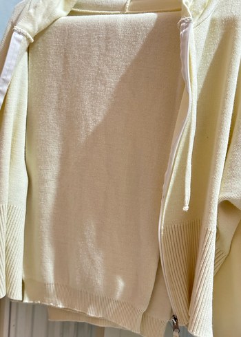 Kalın ve Yumuşak Krem Triko Eşofman Takımı  Sıfır - Görsel 3