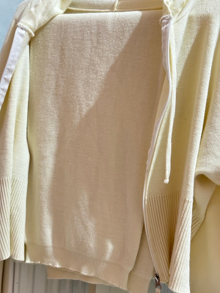 Kalın ve Yumuşak Krem Triko Eşofman Takımı  Sıfır - Görsel 3