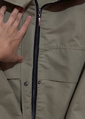 Kapüşonlu Haki Mevsimlik Mont - Görsel 3