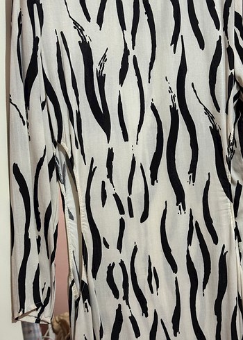 Siyah Beyaz Desenli Uzun Balık Kesim Penye Elbise - Görsel 4