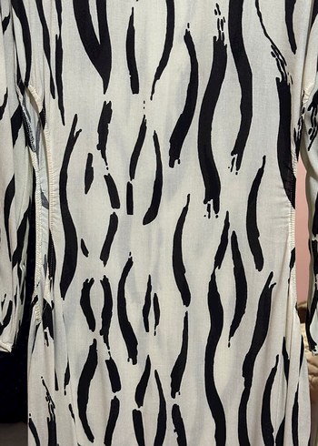 Siyah Beyaz Desenli Uzun Balık Kesim Penye Elbise - Görsel 3