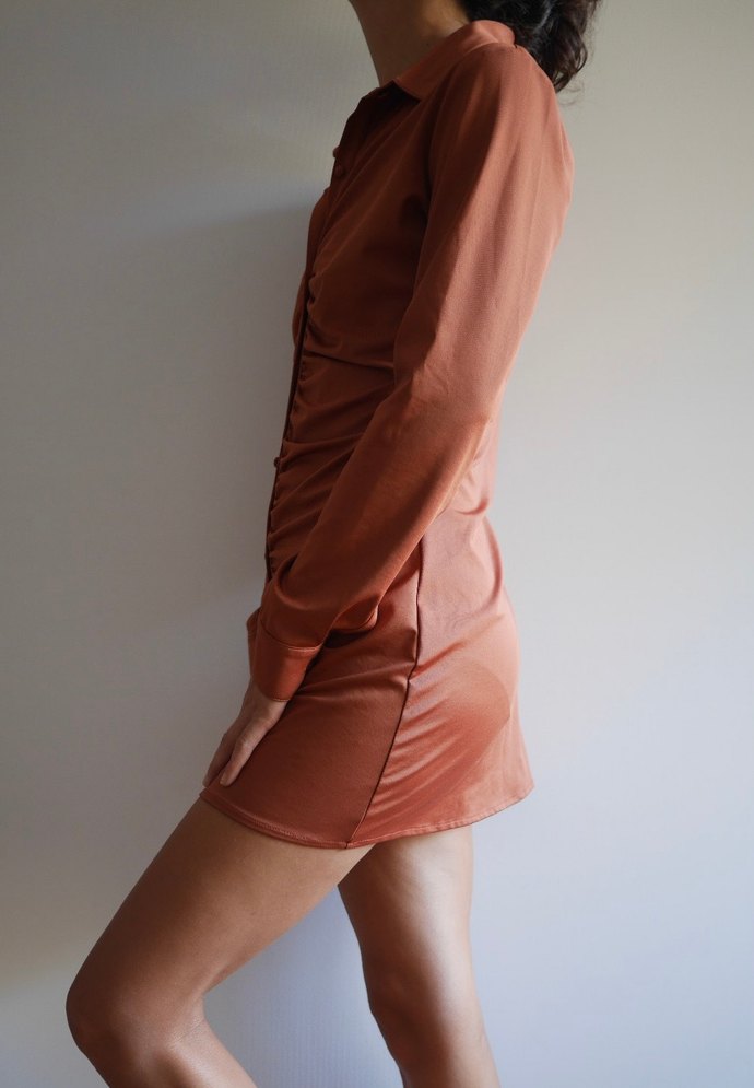 Uzun Kollu Taba rengi Büzgülü Kadın Mini Elbise - Görsel 4