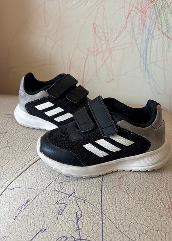 22 Beden Kız çocuk Adidas spor ayakkabı