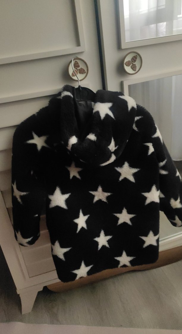 erkek Çocuk Siyah Yıldızlı Kürklü Kaban - Görsel 2