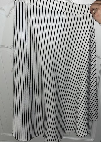 Düğmeli Midi V Kesim  Etek - Görsel 3