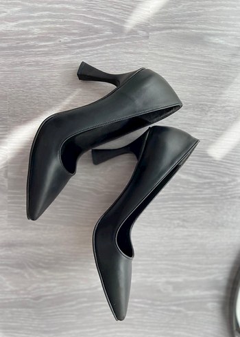 39 Beden Siyah Modern Klasik Stiletto Topuklu Ayakkabı