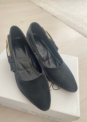 Diğer Siyah Süet Tokalı Kadın Stiletto