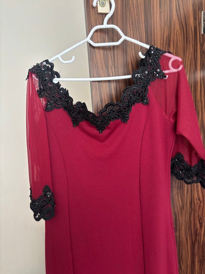 Dantel Detaylı Bordo Uzun Abiye Elbise - Görsel 3