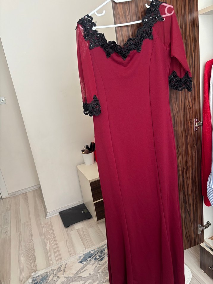 Dantel Detaylı Bordo Uzun Abiye Elbise - Görsel 2