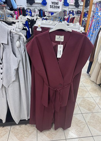Bordo Kemerli Uzun Kadın Takım Elbise