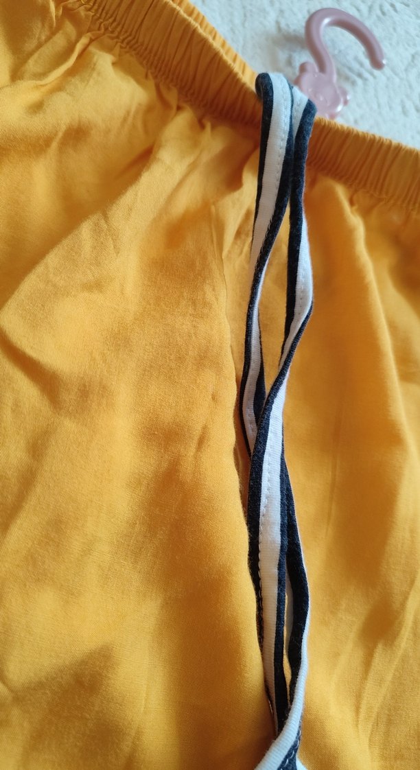 Kız Çocuk Sarı Fırfırlı Kayık Yaka Bluz - Görsel 2