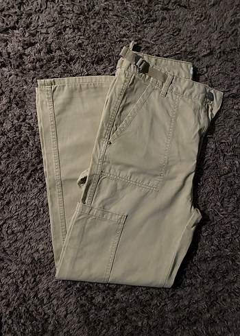 Bershka Kadın Bej Kemerli Rahat Kesim Pantolon