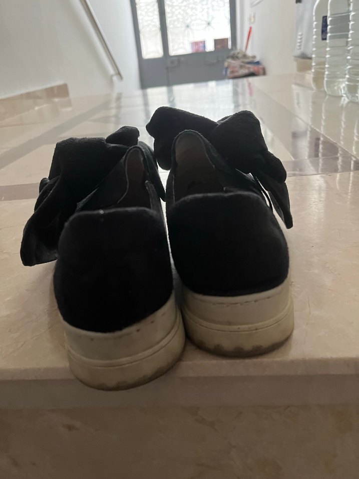 Siyah Fırfırlı Kadın Ayakkabı - Görsel 3