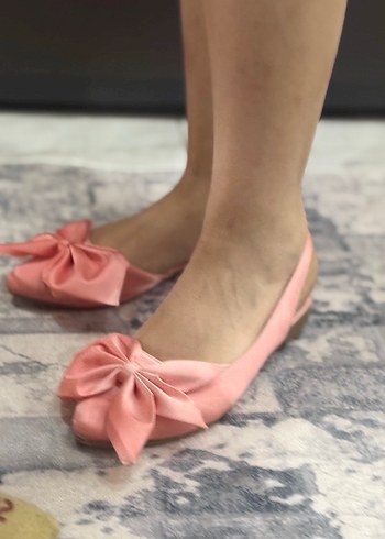 Pembe Fiyonklu Kadın Babet