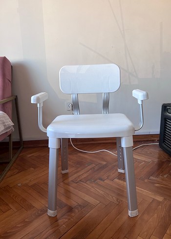 Sırt ve Kol Destekli Banyo Destek Sandalyesi