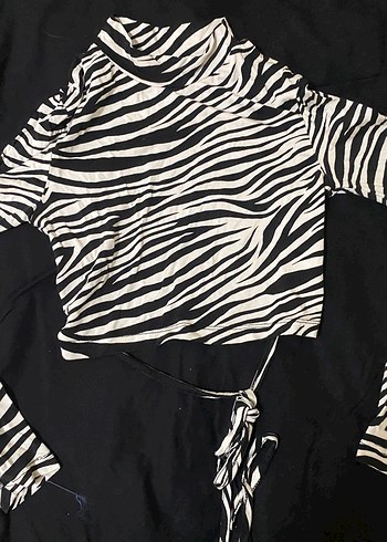 Zebra Desenli Siyah Balıkçı Yaka Bluz