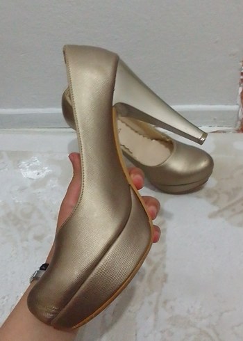 Diğer Bej Parlak Topuklu Kadın Stiletto