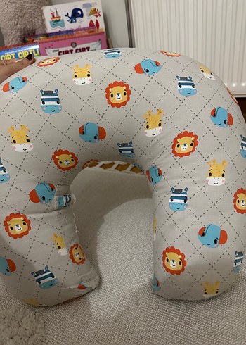 Fisher Price Gri Desenli Emzirme ve Hamile Yastığı