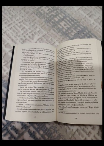 Beden Stranger Things: Şüpheci Zihinler - Gwenda Bond